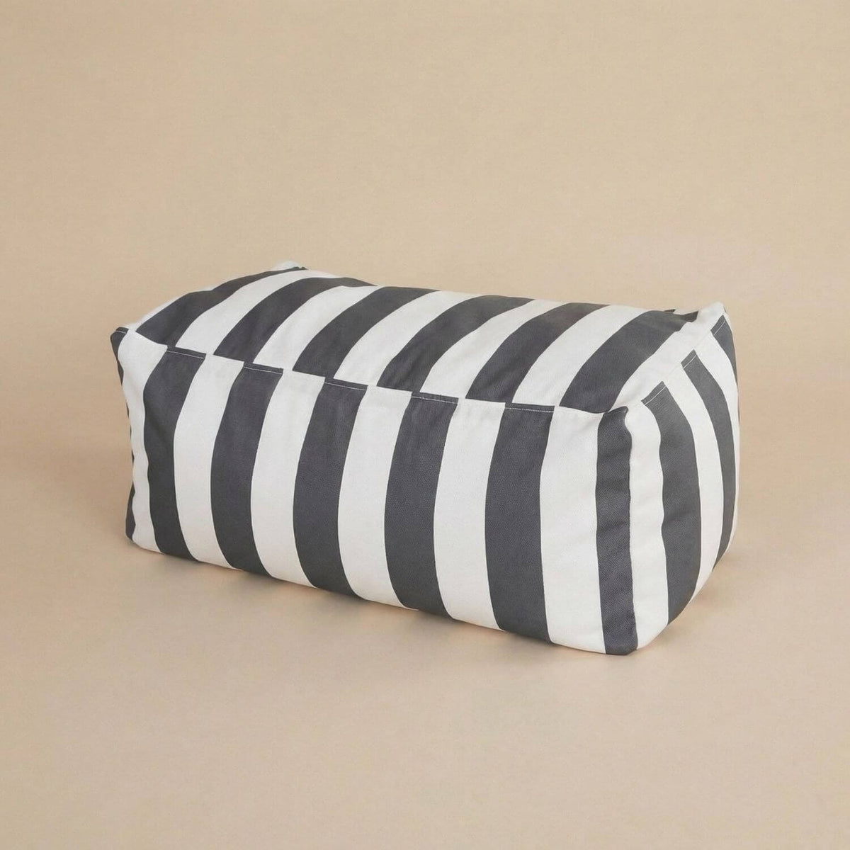 Pouf Extérieur Rectangulaire Solis - Housse Imperméable & Remplissage Inclus